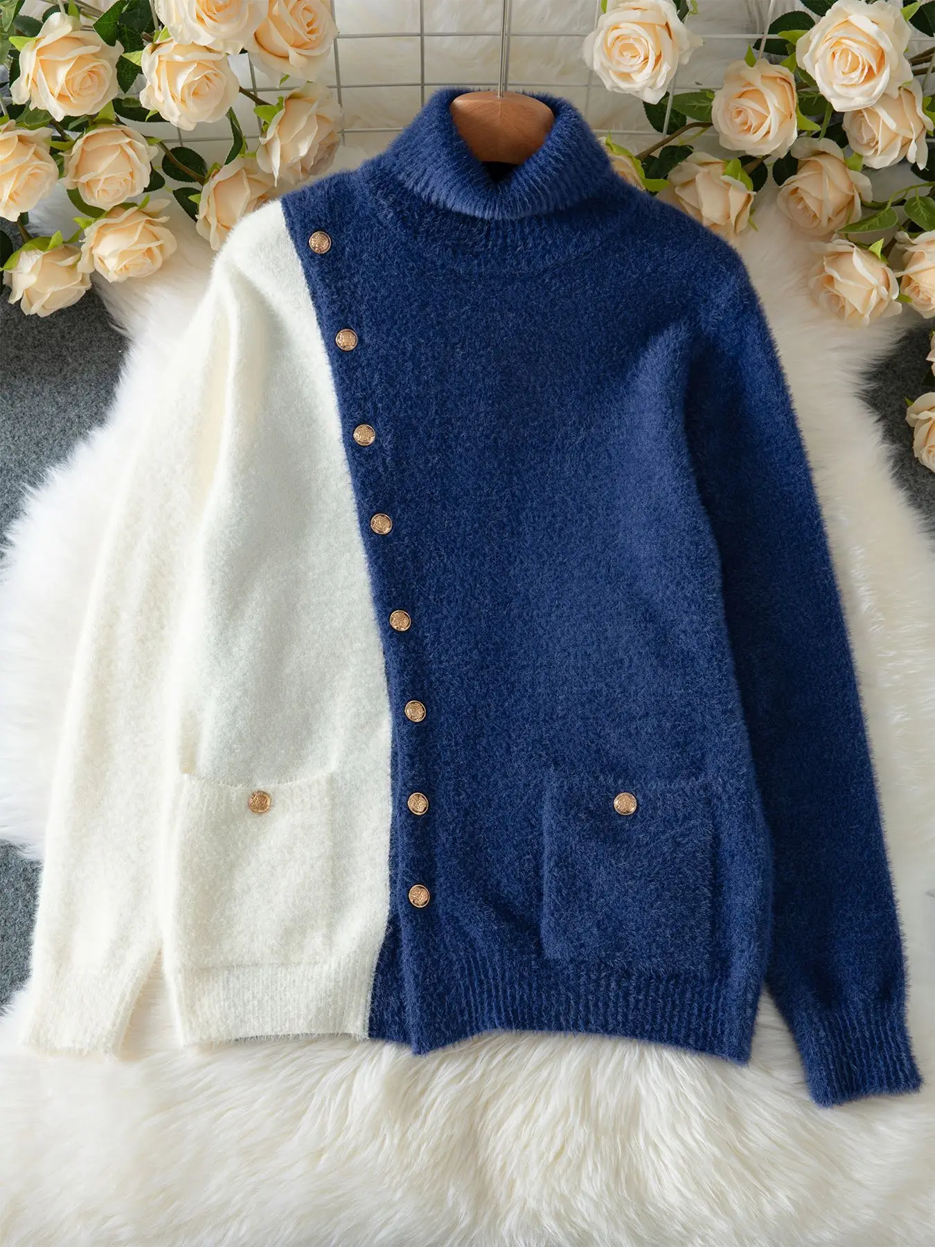 Asymmetric Button Design Knitted Sweater Blue-white Spliced Color-blocked Panels Women's New Autumn High-neck Pullover Knitwear
Asymmetric Button Design Knitted Sweater Blue-white Spliced Color-blocked Panels Women's New Autumn High-neck Pullover Knitwear