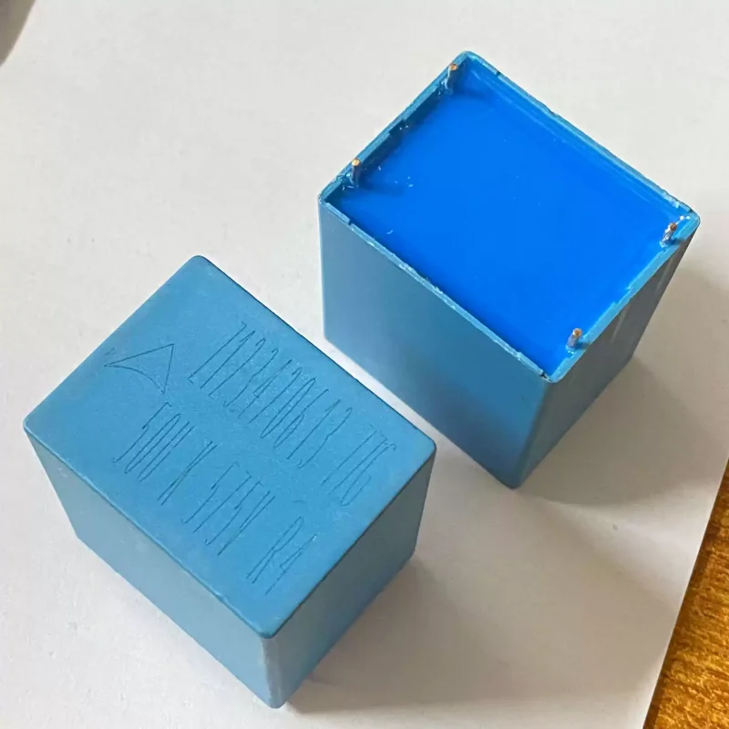 3-10pcs 50UF 575V MKP 575V50UF imported high-frequency turn off film capacitor B32776G5506K
3-10pcs 50UF 575V MKP 575V50UF imported high-frequency turn off film capacitor B32776G5506K