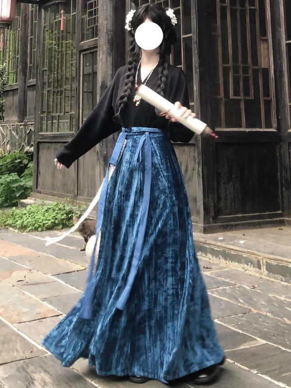 Бархатная юбка Meng Sangta Mu Zhu Hanfu большого размера, осенне-зимняя, новая, синяя, с вышивкой бамбуком, с завышенной талией, из полиэфирного волокна
Бархатная юбка Meng Sangta Mu Zhu Hanfu большого размера, осенне-зимняя, новая, синяя, с вышивкой бамбуком, с завышенной талией, из полиэфирного волокна