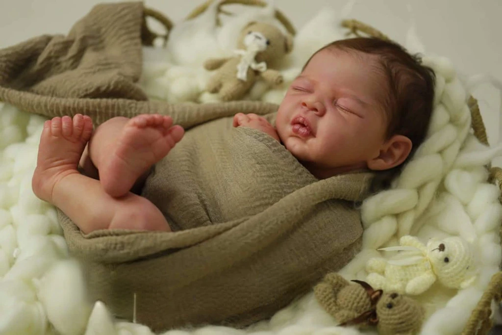 FBBD Artist Painting Bebe Reborn Doll Sterling 23'' With Hand-Rooted Hair 100%Hand Made With Different Dress Dolls For Children
FBBD Artist Painting Bebe Reborn Doll Sterling 23'' With Hand-Rooted Hair 100%Hand Made With Different Dress Dolls For Children
