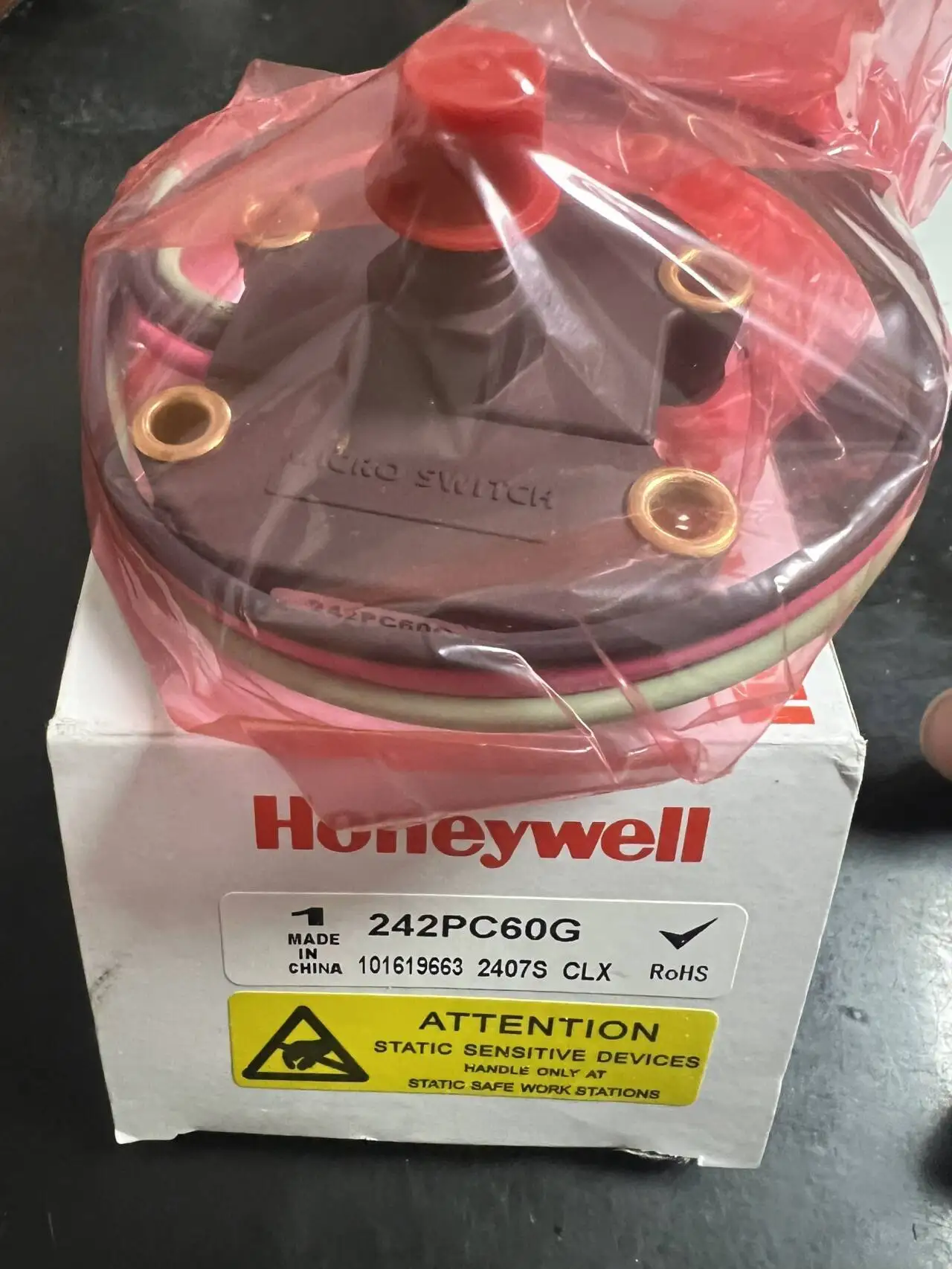HONEYWELL 242PC60G Pressure Sensor Module 3PIN
HONEYWELL 242PC60G Pressure Sensor Module 3PIN