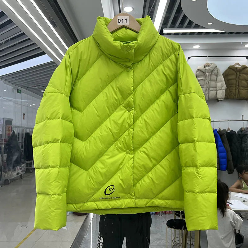 2023 Winter Short Warm Jacket Women Top Quality Fluffy 90% White Duck Down Coat Oversize Thick Puffer Outwear
2023 Winter Short Warm Jacket Women Top Quality Fluffy 90% White Duck Down Coat Oversize Thick Puffer Outwear