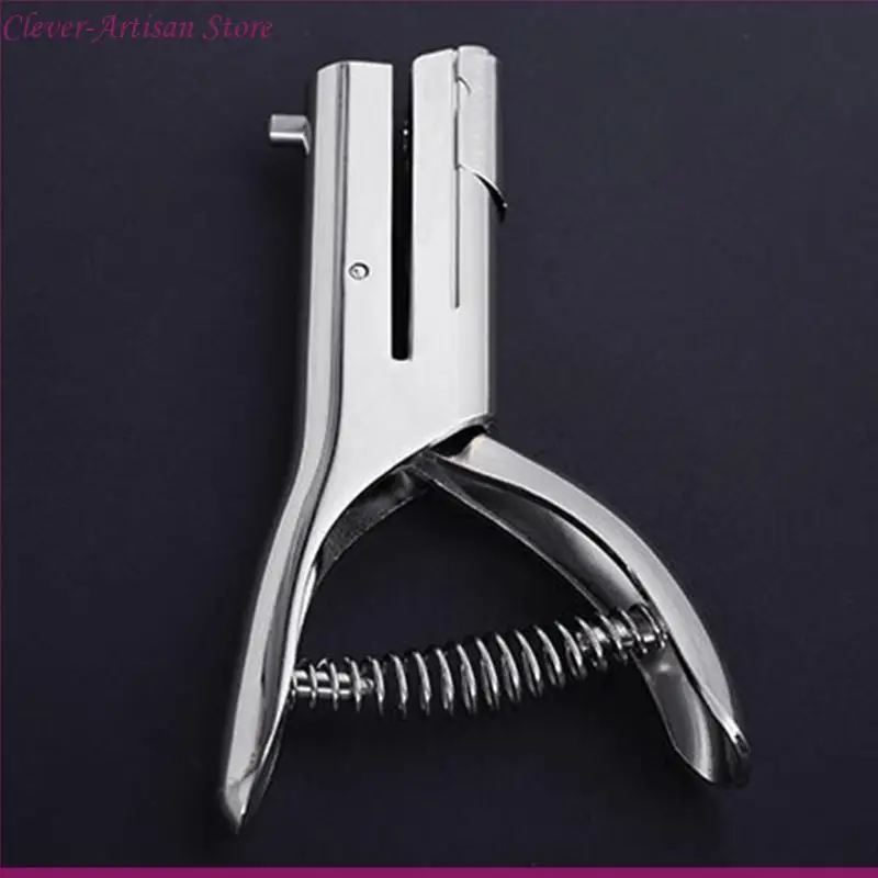 E06B Heavy Duty Hand Held Single Hole 3/6mm for Paper Cardboard Business Cards Chest Card Cover Ergonomic Design
E06B Heavy Duty Hand Held Single Hole 3/6mm for Paper Cardboard Business Cards Chest Card Cover Ergonomic Design