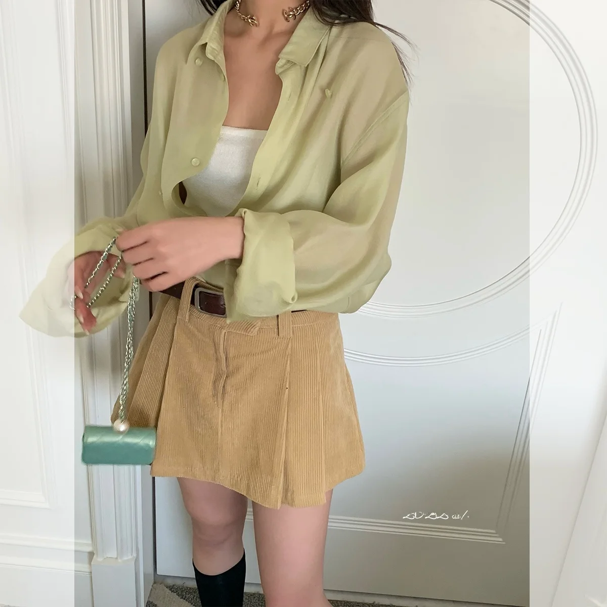 Bluetique Multi-Wear Silk Shirt Women's Fabric Long Sleeve Neck Button up Loose Fit Pure Color Commute Style
Bluetique Multi-Wear Silk Shirt Women's Fabric Long Sleeve Neck Button up Loose Fit Pure Color Commute Style