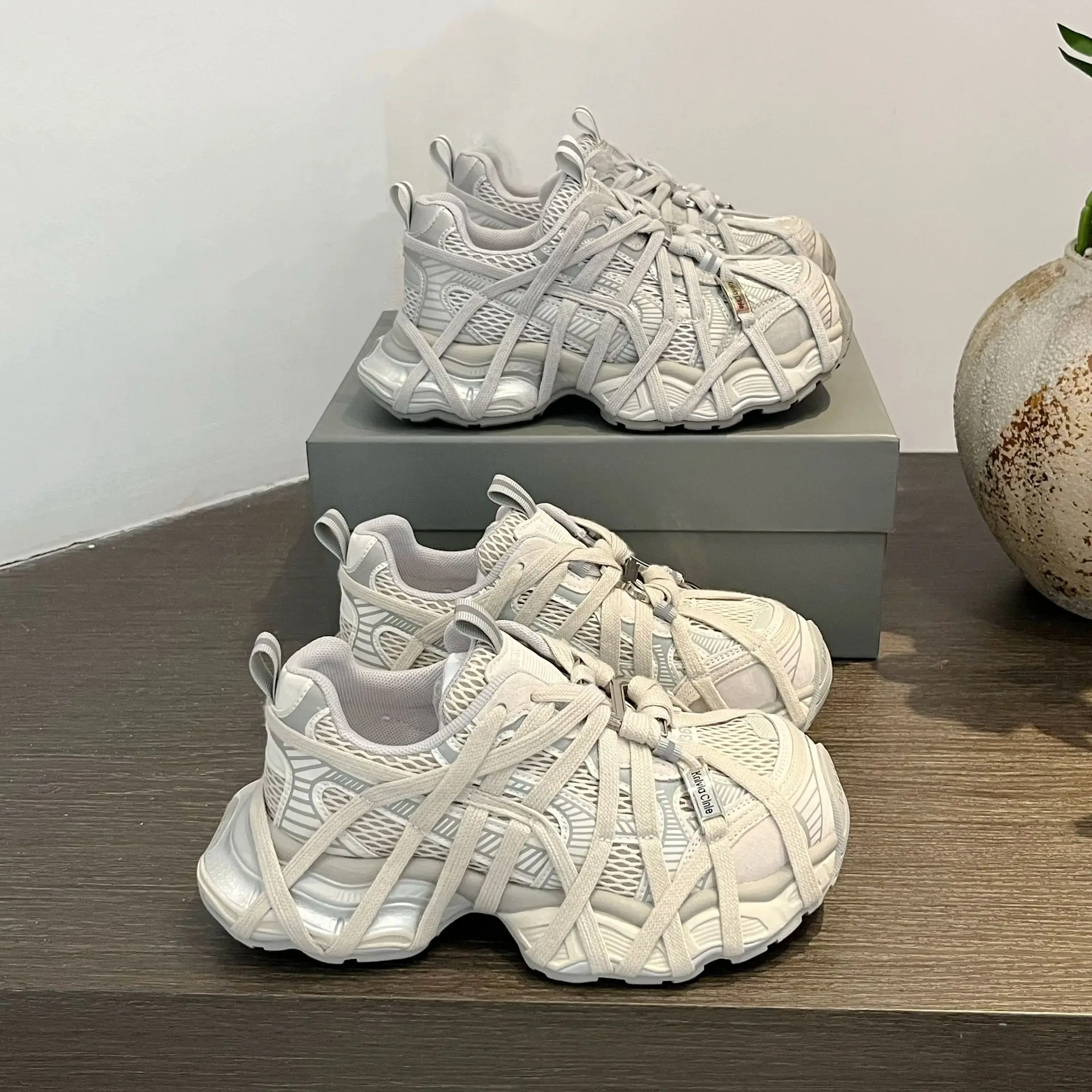 Women's Dad Sneakers Spider Design Early Spring 2026 New Style Casual Thick Bottom Heightening Sports Shoes Buckle Closure
Women's Dad Sneakers Spider Design Early Spring 2026 New Style Casual Thick Bottom Heightening Sports Shoes Buckle Closure