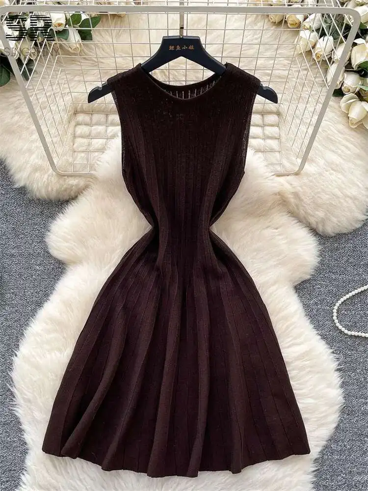 BabYoung Korean Basics Knitted Dress 2025 Summer Sleeveless O Neck Elastic Slim Fashion Women Solid Senior Chic Tank Dresses 
BabYoung Korean Basics Knitted Dress 2025 Summer Sleeveless O Neck Elastic Slim Fashion Women Solid Senior Chic Tank Dresses