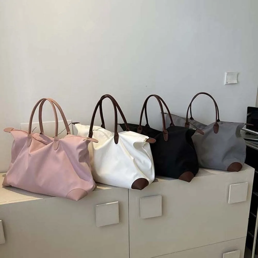 Solid Color Oxford Tote Bag Large Capacity Waterproof Nylon Shoulder Bag Leather Handbag Korean Style Simple Underarm Bag Travel
Solid Color Oxford Tote Bag Large Capacity Waterproof Nylon Shoulder Bag Leather Handbag Korean Style Simple Underarm Bag Travel