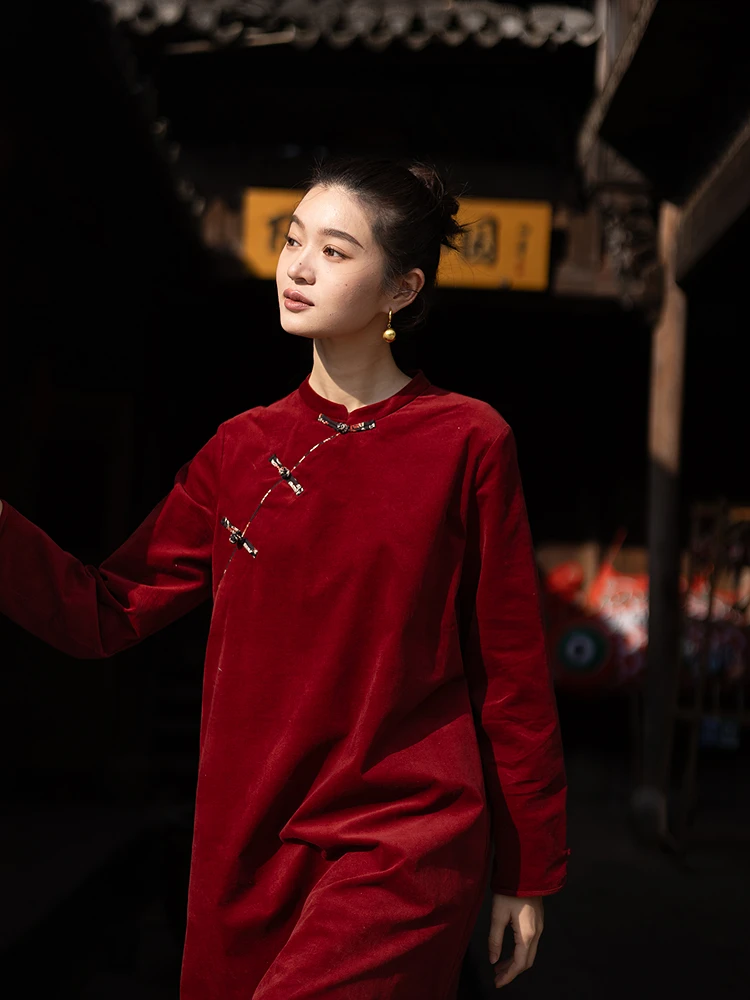 New Chinese Style Long Sleeve Pure Cotton Velvet Dress Red New Year Artistic Long Dress H Version Loose Fit Mid-Century Style
New Chinese Style Long Sleeve Pure Cotton Velvet Dress Red New Year Artistic Long Dress H Version Loose Fit Mid-Century Style