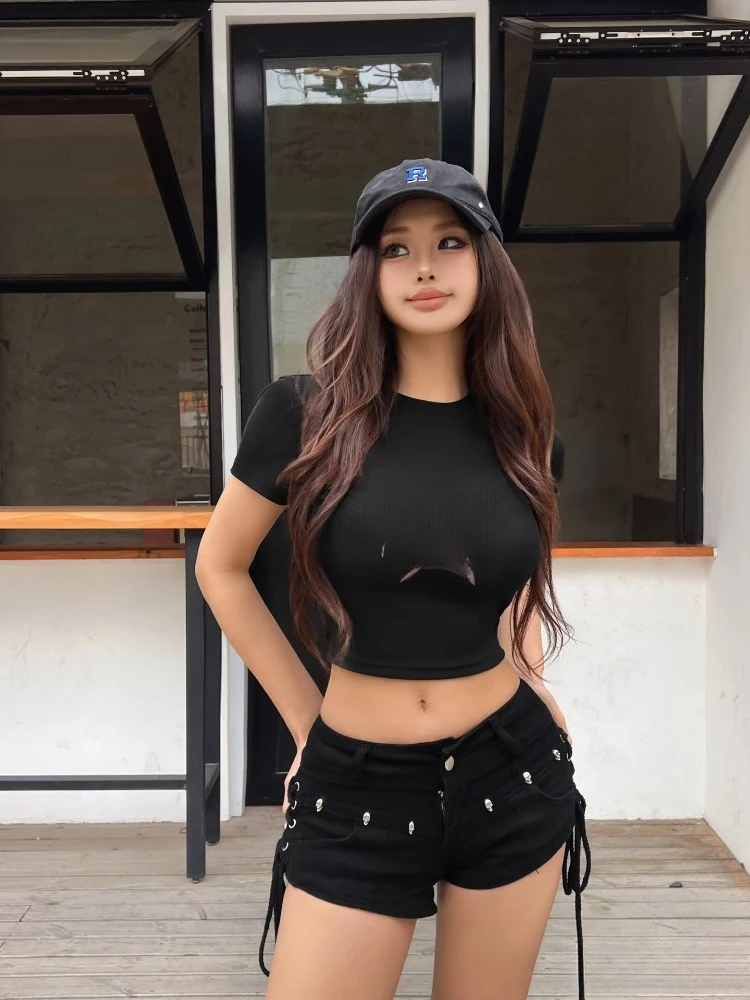 American Vintage Low-Waist Denim Shorts Black Rivet Patchwork Y2k Bodycon Hot Girl Pants Women Streetwear Spring Summer
American Vintage Low-Waist Denim Shorts Black Rivet Patchwork Y2k Bodycon Hot Girl Pants Women Streetwear Spring Summer