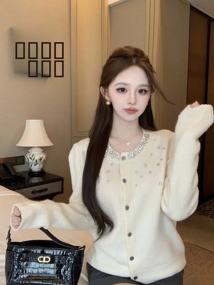 Winter New Heavy Diamond Embellied Women's Loose Knitted Sweater Small Fraance Sle Open Cardigan High-End Feeling Outer...
Winter New Heavy Diamond Embellied Women's Loose Knitted Sweater Small Fraance Sle Open Cardigan High-End Feeling Outer...