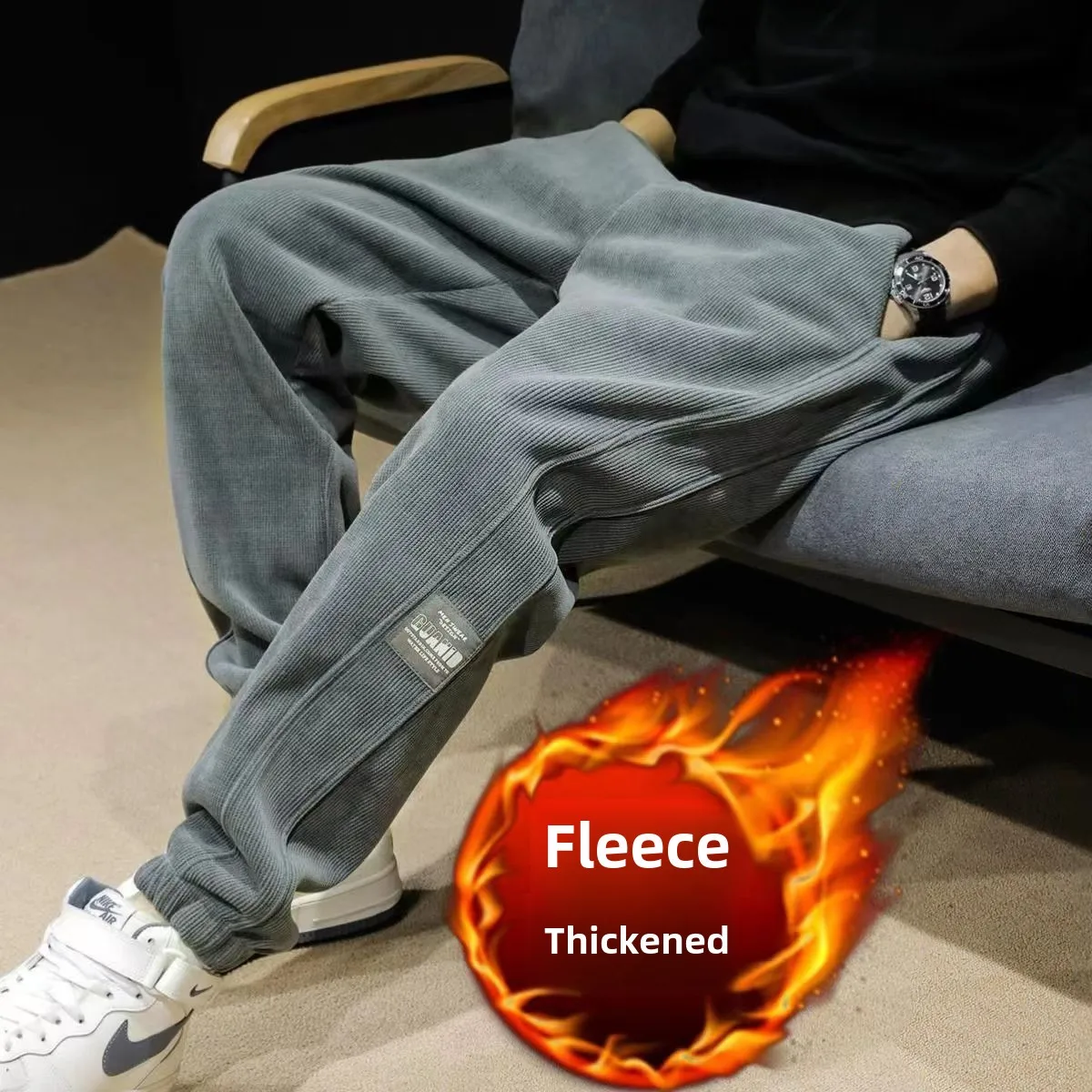 Осенне-зимние мужские вельветовые повседневные брюки, леггинсы, спортивные штаны, свободные и универсальные брюки на стройке, мужские брюки
Осенне-зимние мужские вельветовые повседневные брюки, леггинсы, спортивные штаны, свободные и универсальные брюки на стройке, мужские брюки