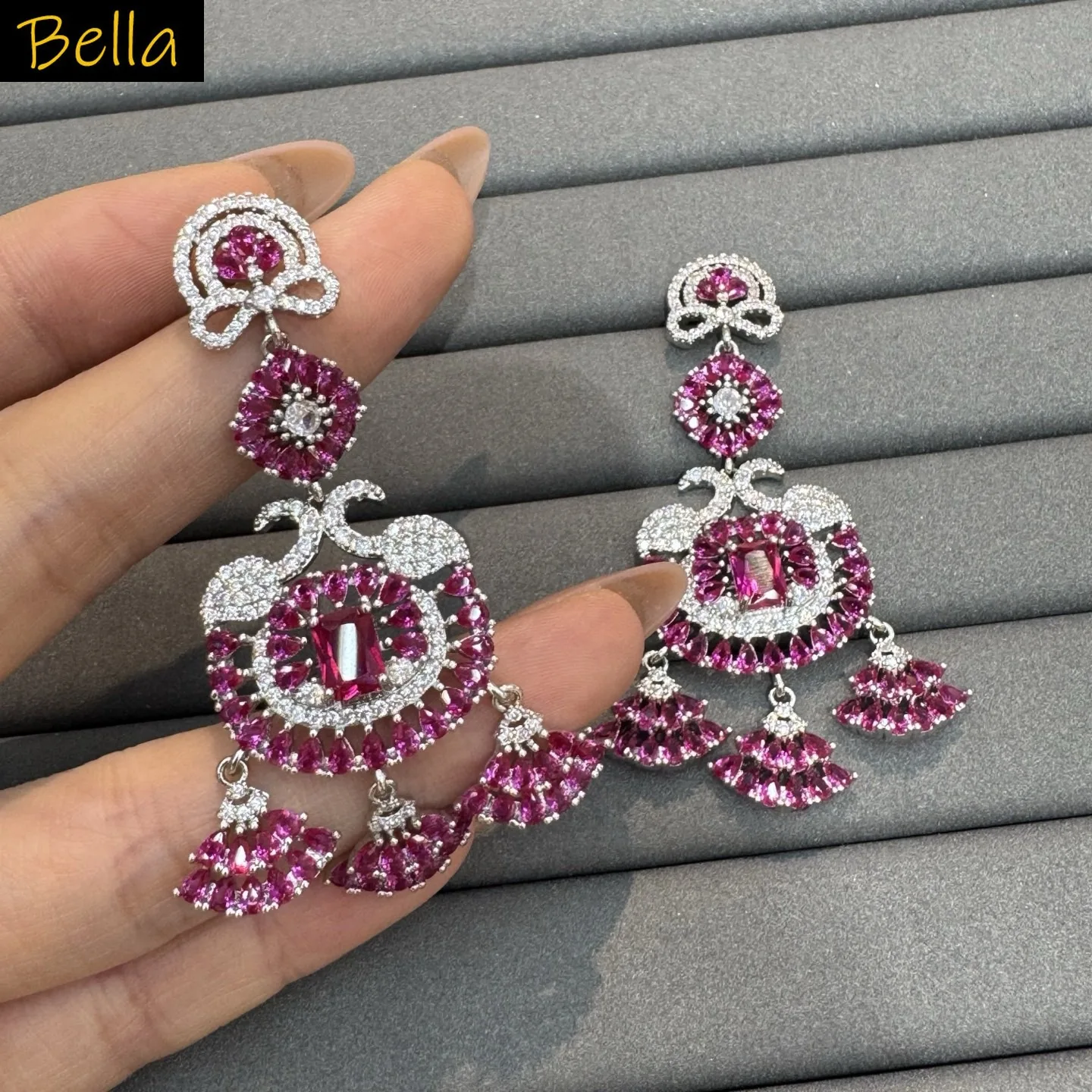 fashion cubic zirconia earrings for women luxury jewelry fushia pink yellow dangling earrings gala event party gif female
fashion cubic zirconia earrings for women luxury jewelry fushia pink yellow dangling earrings gala event party gif female