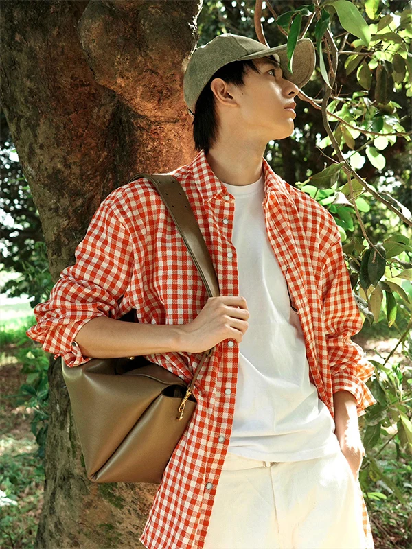 Мужская рубашка в красную клетку в стиле ретро с длинными рукавами, легкая верхняя одежда с откидным воротником для защиты от солнца, летняя тонкая повседневная одежда из полиэфирного волокна S...
Мужская рубашка в красную клетку в стиле ретро с длинными рукавами, легкая верхняя одежда с откидным воротником для защиты от солнца, летняя тонкая повседневная одежда из полиэфирного волокна S...