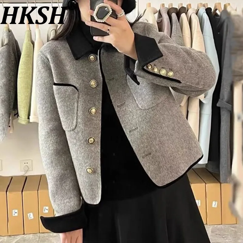 HKSH осень-зима новое женское короткое пальто с отложным воротником контрастного цвета однобортный карман французская уличная куртка HK11357
HKSH осень-зима новое женское короткое пальто с отложным воротником контрастного цвета однобортный карман французская уличная куртка HK11357