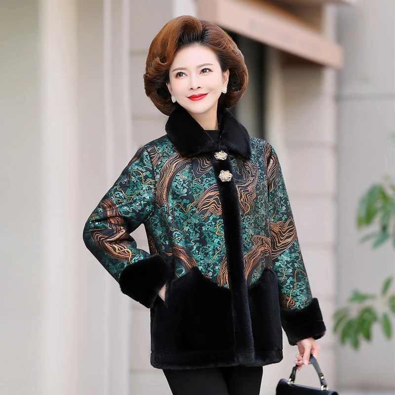 Women's Leather Faux fur patchwork printing Jacket Winter Plus Velvet Warm Double-sided short Leather Coat Female Outerwear
Women's Leather Faux fur patchwork printing Jacket Winter Plus Velvet Warm Double-sided short Leather Coat Female Outerwear