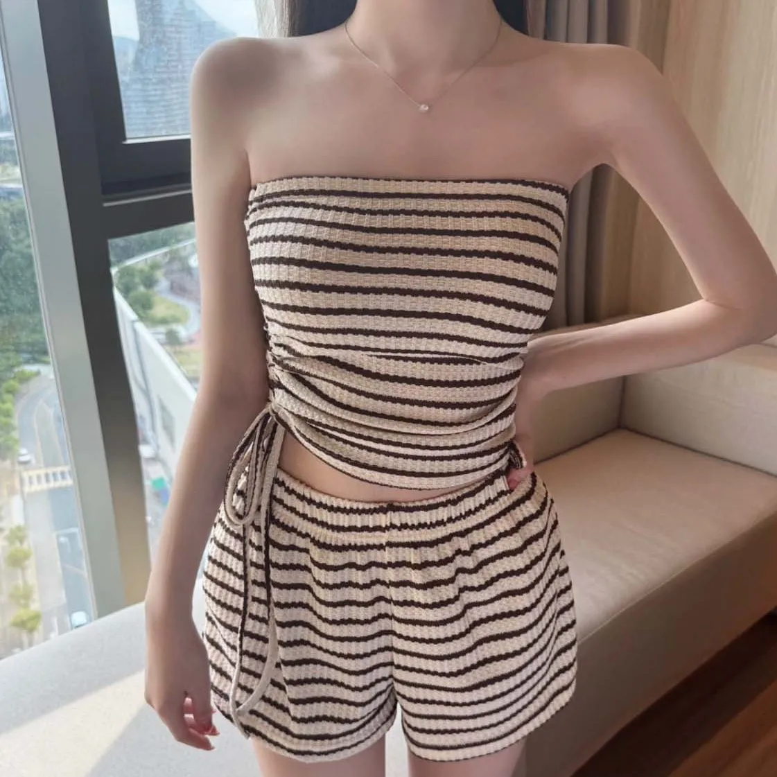 2026 Fashionable Striped Two-Piece Swimsuit Korean Ins Style Student Swimwear for Hot Spring & Beach Vacation
2026 Fashionable Striped Two-Piece Swimsuit Korean Ins Style Student Swimwear for Hot Spring & Beach Vacation