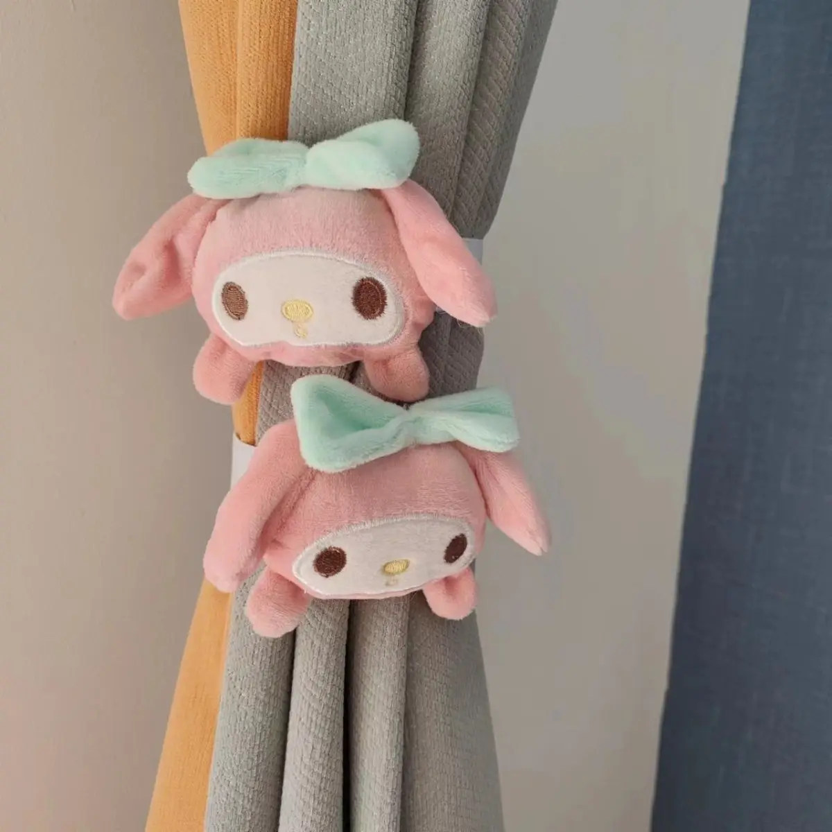 New Catone Sanrio Kulomi Curtain Binding Children's Cute Doll Curtain Fixed with Simple Wind Bedroom Curtain Accessories Toy
New Catone Sanrio Kulomi Curtain Binding Children's Cute Doll Curtain Fixed with Simple Wind Bedroom Curtain Accessories Toy