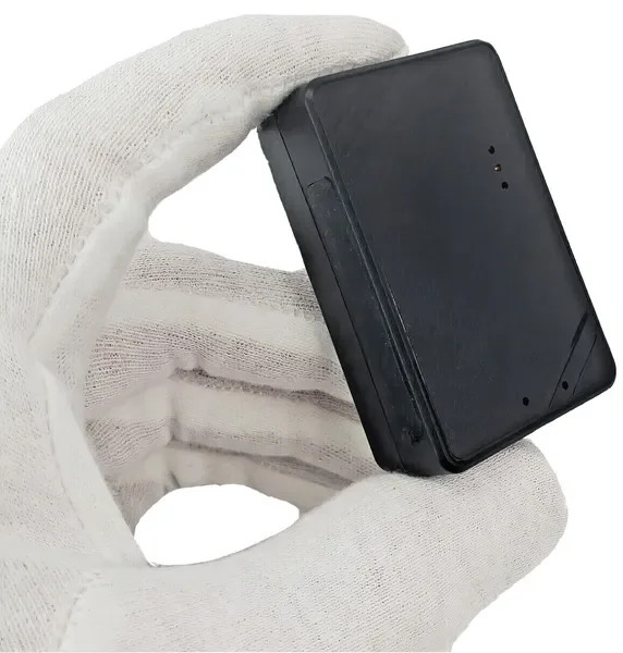 Compact GPS Tracker for Vehicles with Automatic and Manual Mode Tracking, Portable Design for Real-Time Location Monitoring