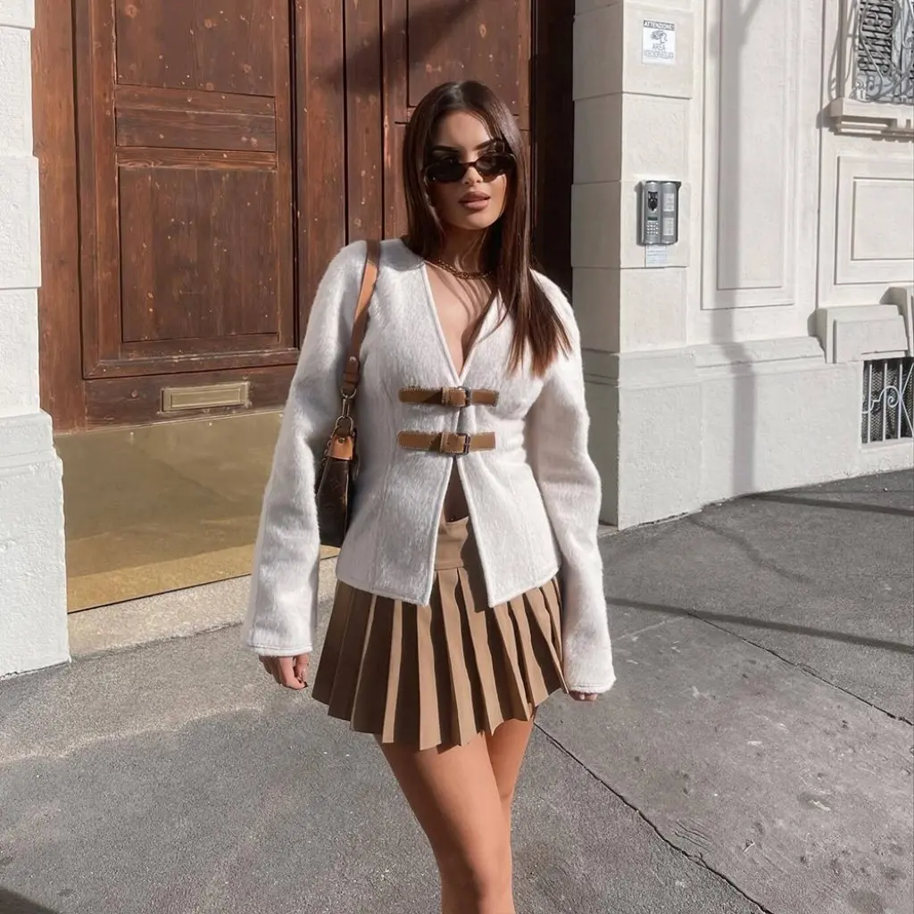 Women's V-neck Long Sleeve Jacket European American Style Spring New Solid Color All-match Soft Trip Belt
Women's V-neck Long Sleeve Jacket European American Style Spring New Solid Color All-match Soft Trip Belt