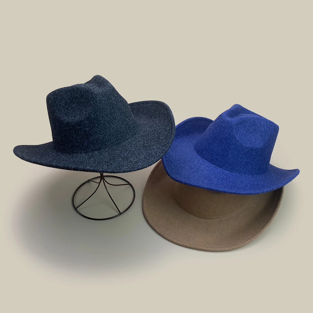British Retro Solid Western Cowboy Hats New Unisex Non-woven Fabric Sunshade Simple Casual Versatile Elegant Fashion Jazz Caps
British Retro Solid Western Cowboy Hats New Unisex Non-woven Fabric Sunshade Simple Casual Versatile Elegant Fashion Jazz Caps