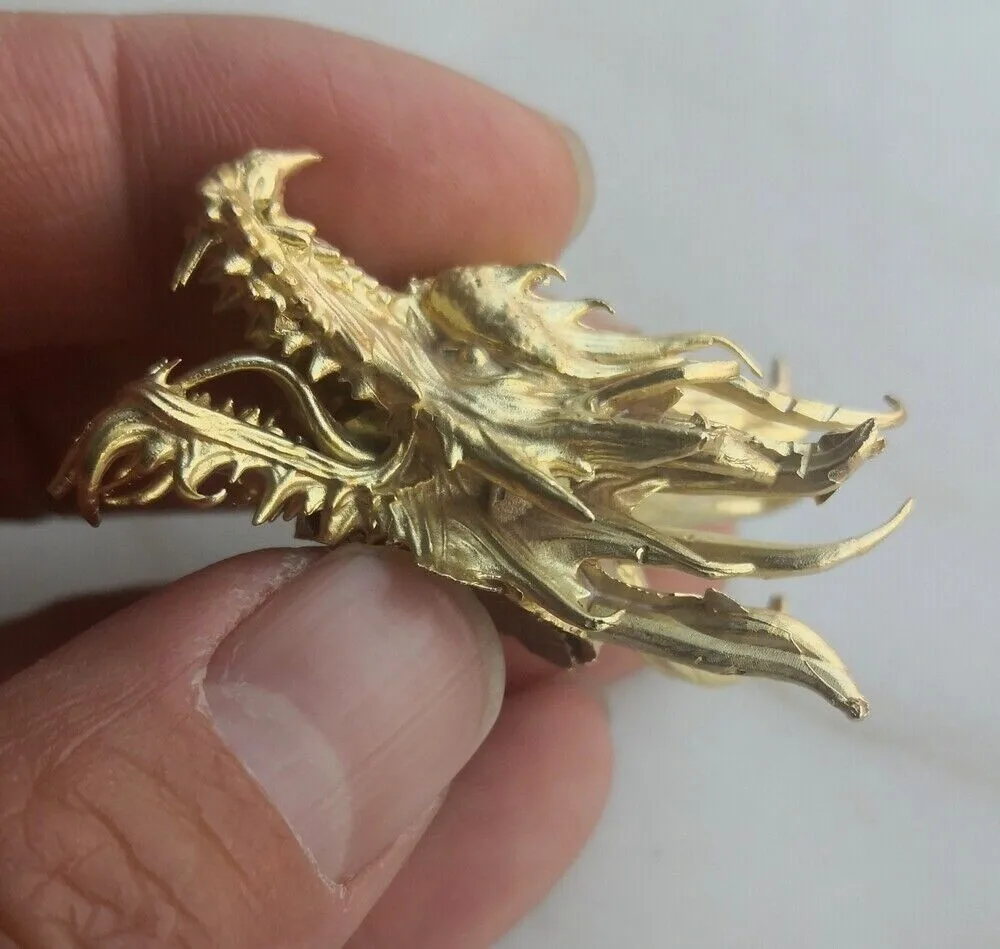 Chinese Bronze Copper Statue Hand sculpture Dragon exquisite handicrafts
Chinese Bronze Copper Statue Hand sculpture Dragon exquisite handicrafts