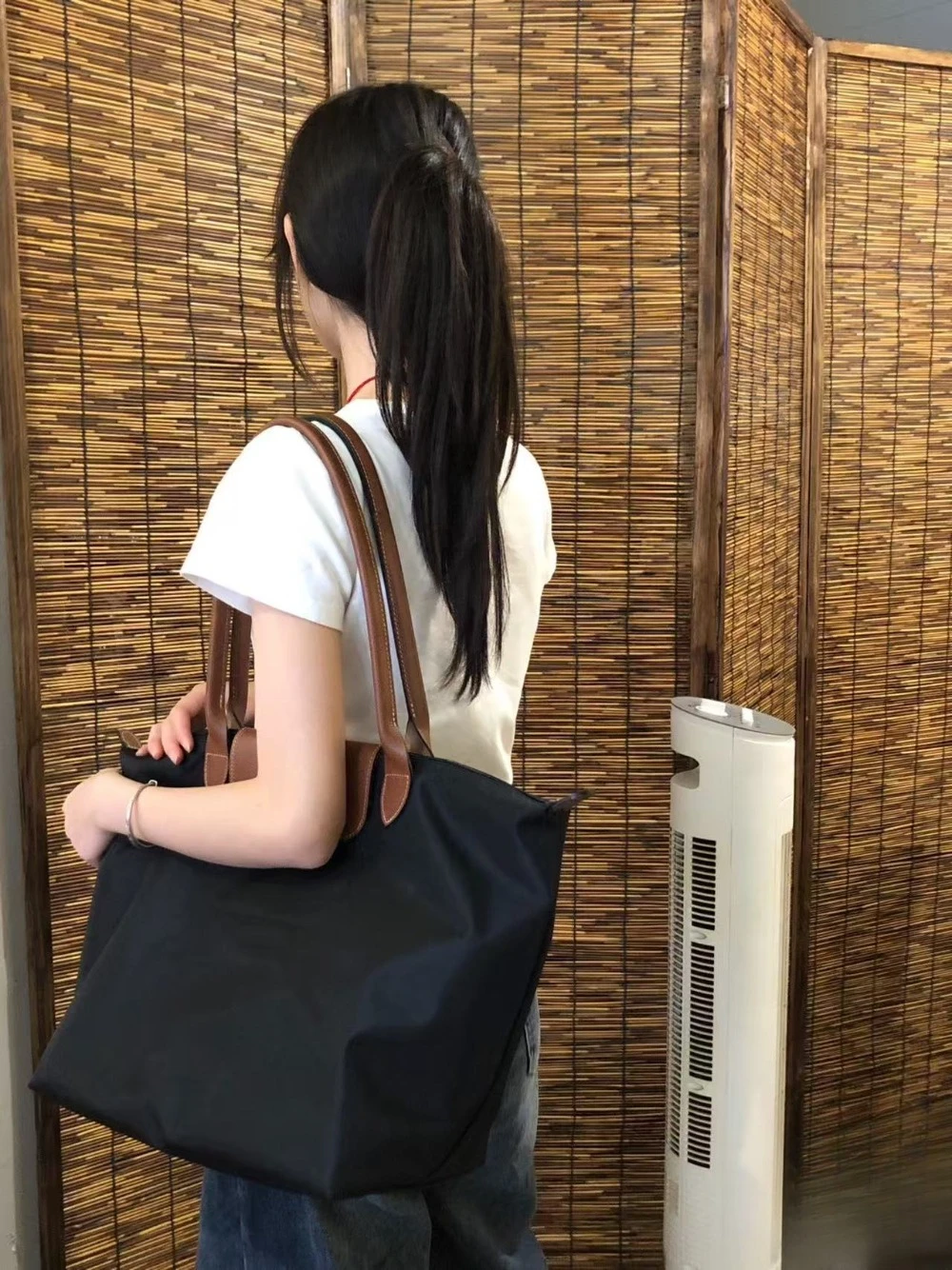 2026 New Y2K Women's Tote Bag Large Capacity Mommy Bag Waterproof Large Single Shoulder Handbag
2026 New Y2K Women's Tote Bag Large Capacity Mommy Bag Waterproof Large Single Shoulder Handbag