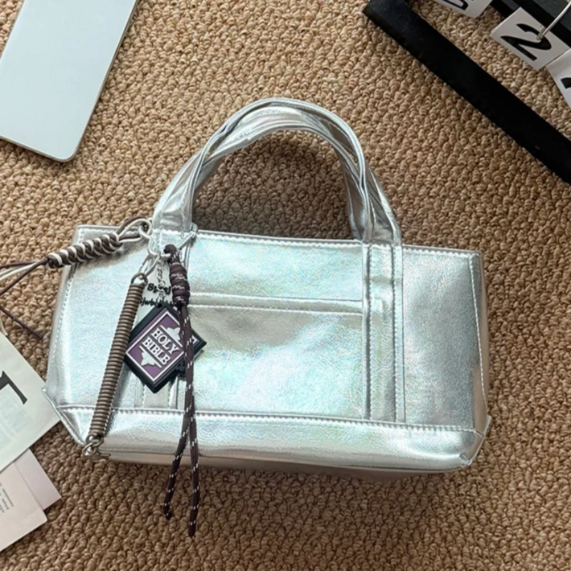 Silver Mini Bucket Bag Y2k Punk Style Top-handle Pu Leather Crossbody Bag Lightweight Casual Daily Commuter Handbag For Women
Silver Mini Bucket Bag Y2k Punk Style Top-handle Pu Leather Crossbody Bag Lightweight Casual Daily Commuter Handbag For Women