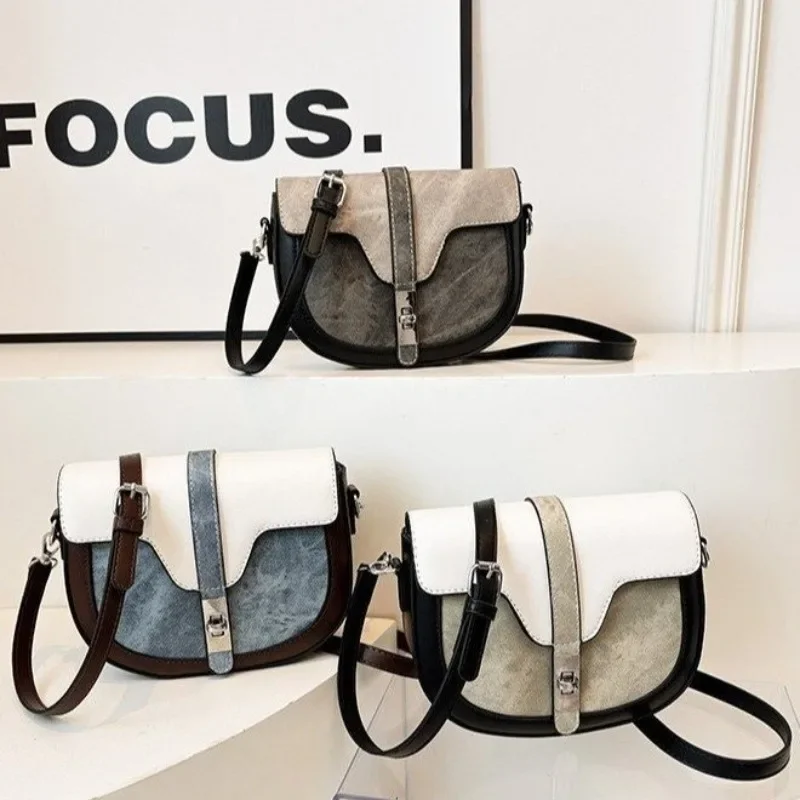 Stylish Handbags For Ladies In Soft Leather Elegant Finish With Gold Hardware By Famous Designer Brand Timeless Appeal
Stylish Handbags For Ladies In Soft Leather Elegant Finish With Gold Hardware By Famous Designer Brand Timeless Appeal