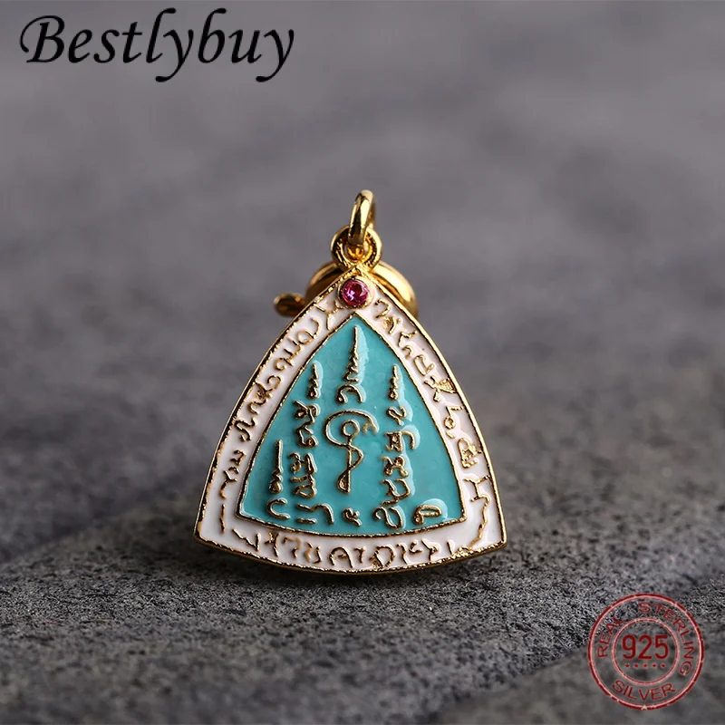 S925 Pure Silver Gold-plated Ancient Method Fired Blue Enamel Five Scripture Triangle Pendant For Women's Good Luck Talisman
S925 Pure Silver Gold-plated Ancient Method Fired Blue Enamel Five Scripture Triangle Pendant For Women's Good Luck Talisman
