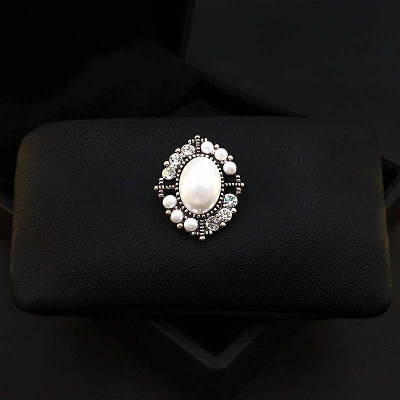 1350 Exquisite Retro Small Oval Brooch High-End Women Round Court Neckline Accessories Suit Pins Pearl Rhinestone Jewelry Gifts
1350 Exquisite Retro Small Oval Brooch High-End Women Round Court Neckline Accessories Suit Pins Pearl Rhinestone Jewelry Gifts