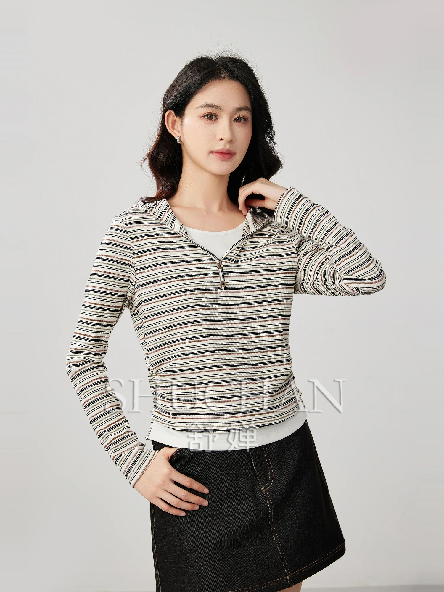 New Stretch Snowflake Cotton, Slim Waist Pleated Fake Two-piece Striped Hooded T-shirt Women Long Sleeve
New Stretch Snowflake Cotton, Slim Waist Pleated Fake Two-piece Striped Hooded T-shirt Women Long Sleeve