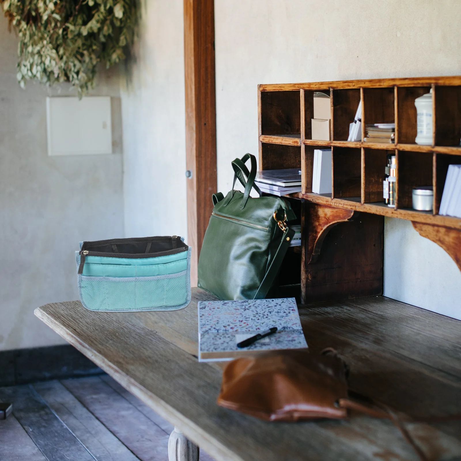 1Pcs Large Capacity Handbag Liner Multi-Pocket Durable Stylish Organizer for Cosmetics Jewelry Glasses Travel Storage
1Pcs Large Capacity Handbag Liner Multi-Pocket Durable Stylish Organizer for Cosmetics Jewelry Glasses Travel Storage