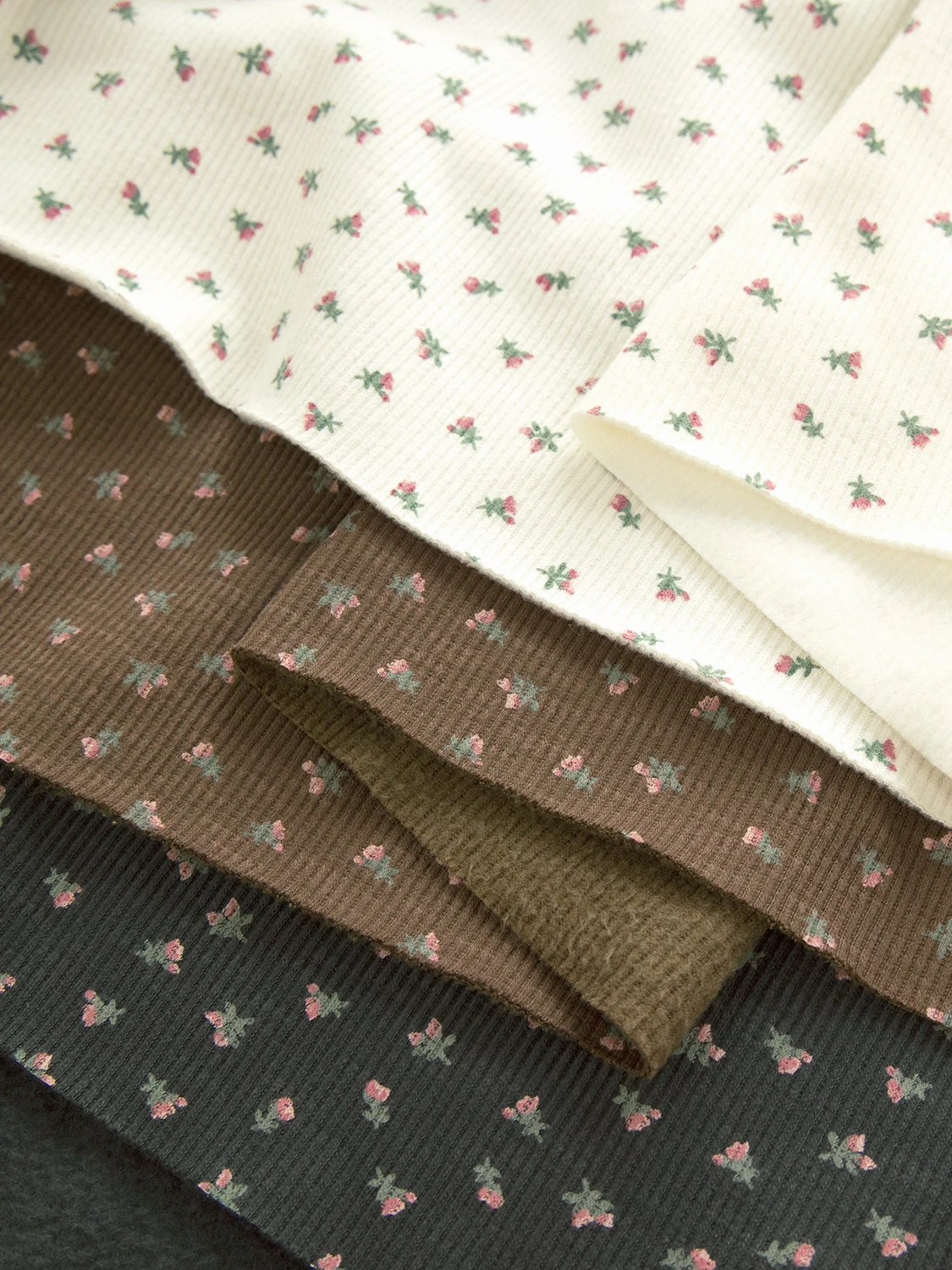 Thiened Handmade Knitted Cotton Fabric Home Clothes Material Warm Cotton Plaid JZ Reversible Fce Fabric for Autumn Winter
Thiened Handmade Knitted Cotton Fabric Home Clothes Material Warm Cotton Plaid JZ Reversible Fce Fabric for Autumn Winter