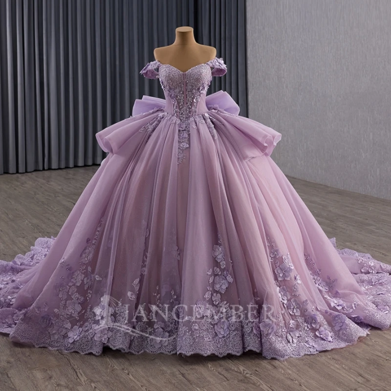 Light Lilac Shiny Ball Gown Quinceanera Dresses Off The Shoulder Applique Flower Beads Bow Tull Party Birthday Sweet 16 Dress
Light Lilac Shiny Ball Gown Quinceanera Dresses Off The Shoulder Applique Flower Beads Bow Tull Party Birthday Sweet 16 Dress