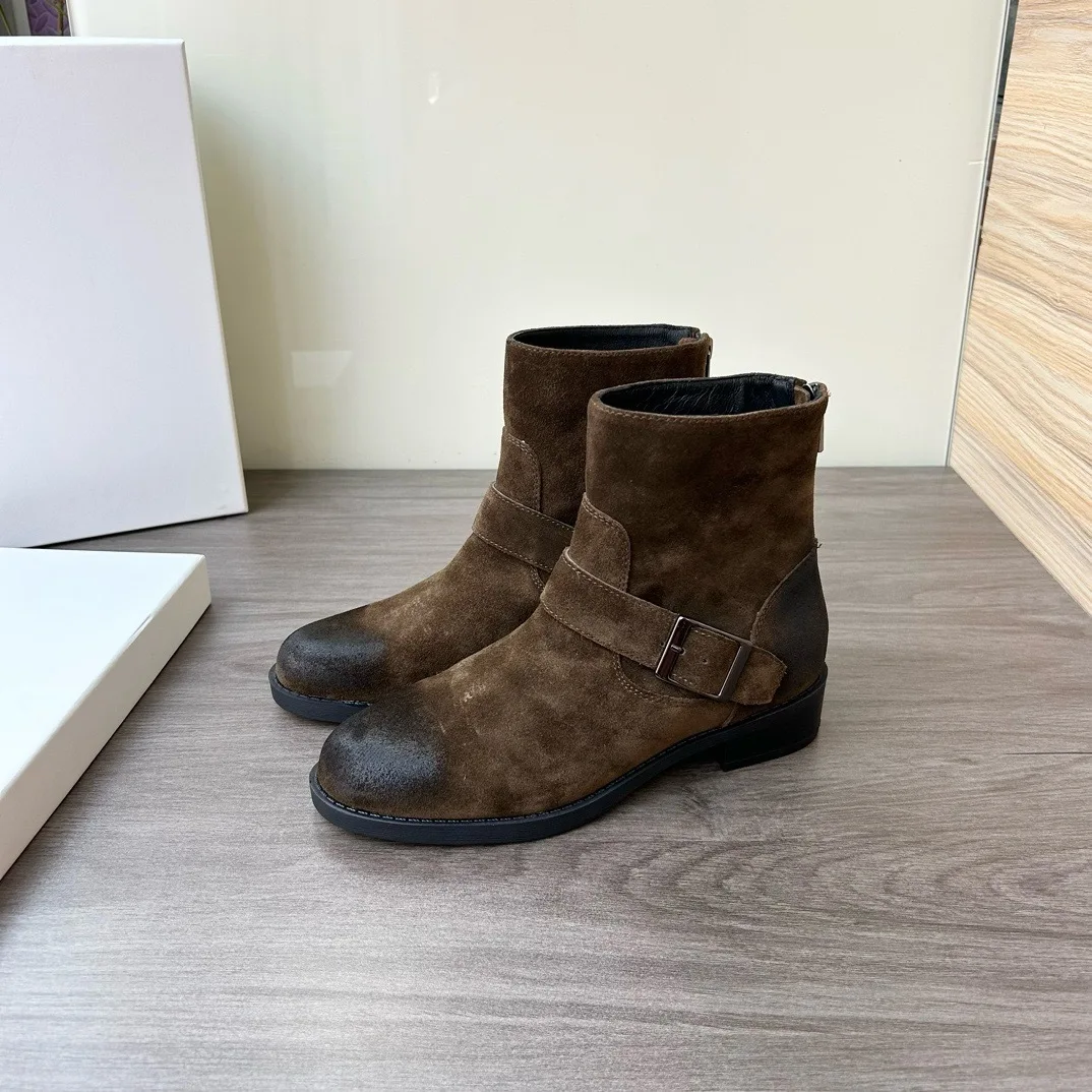 Withered Winter Shoes Ladies Buckle Vintage Cow Suede Wide Tube Low Heel Slip-on Chelsea Boots Women Casual Commuting Shoes
Withered Winter Shoes Ladies Buckle Vintage Cow Suede Wide Tube Low Heel Slip-on Chelsea Boots Women Casual Commuting Shoes