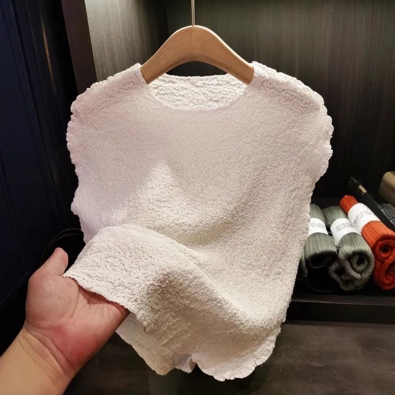 Miyake Pleated T-shirt Female 2025 Fall New Casual Pleated Elegant Temperament Fashion Ageing Commuting Thin Undershirt T-shirt
Miyake Pleated T-shirt Female 2025 Fall New Casual Pleated Elegant Temperament Fashion Ageing Commuting Thin Undershirt T-shirt