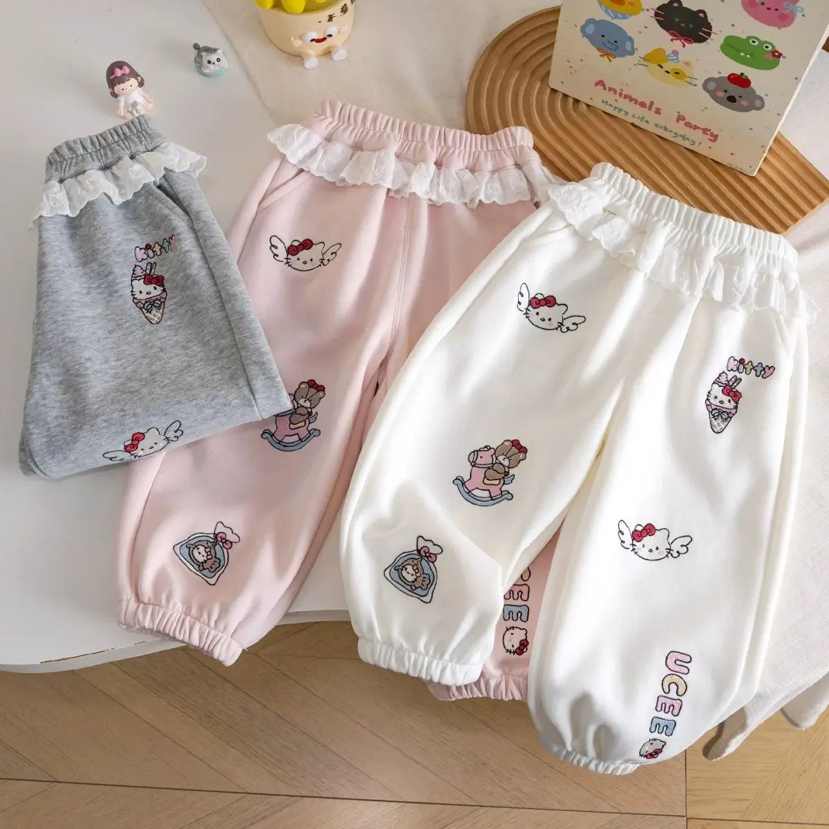 Kawaii Hello Kitty Sanrio Student Cute Cartoon Comfortable Warm Sweatpants Children Skinny Pants Trousers Birthday Gift for Kids
Kawaii Hello Kitty Sanrio Student Cute Cartoon Comfortable Warm Sweatpants Children Skinny Pants Trousers Birthday Gift for Kids