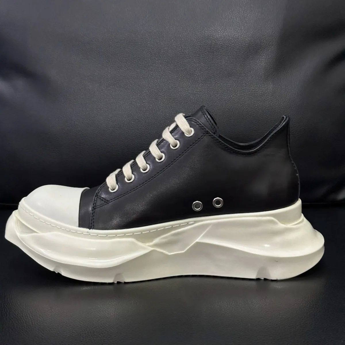New Men Black Leather Low Top Shoe Height Increasing Platform Fashion Canvas Sneakers Round Head Vintage Women Casual Shoes
New Men Black Leather Low Top Shoe Height Increasing Platform Fashion Canvas Sneakers Round Head Vintage Women Casual Shoes