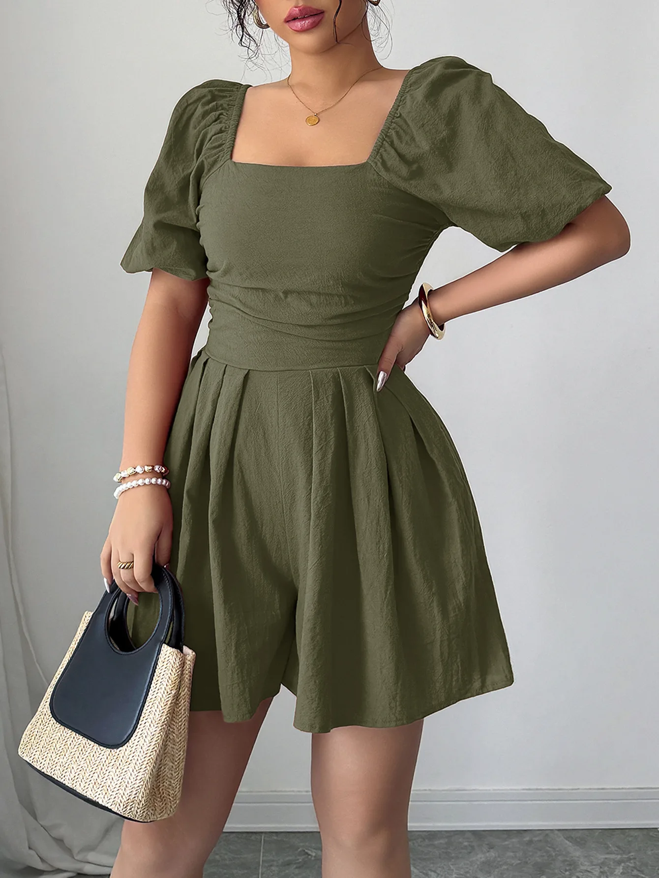 Simple style pleated square neck women's dress, fashionable and casual, new women's clothing for summer 2025
Simple style pleated square neck women's dress, fashionable and casual, new women's clothing for summer 2025