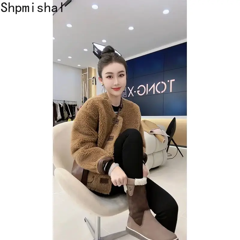 Maillard Style Winter Thickened Leather Jacket 2023 Women's Winter New Popular Lamb Wool Short Casual Jacket Female Clothing
Maillard Style Winter Thickened Leather Jacket 2023 Women's Winter New Popular Lamb Wool Short Casual Jacket Female Clothing