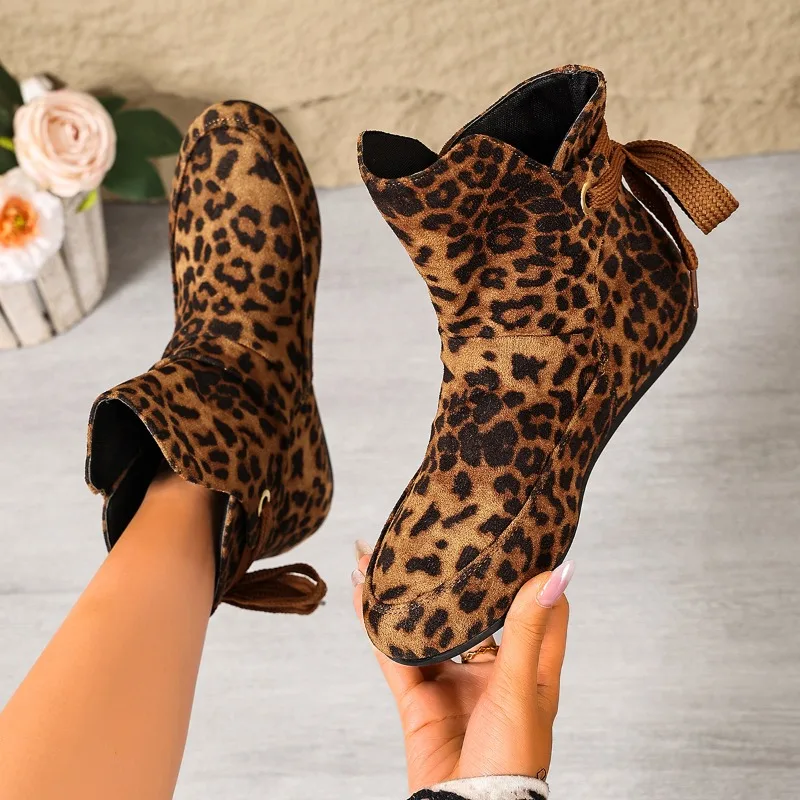 Spring and Autumn New Women's Round Toe Comfortable Vintage Boots Women Anti Slip Wear-resistant Casual Lace Fashionable Boot
Spring and Autumn New Women's Round Toe Comfortable Vintage Boots Women Anti Slip Wear-resistant Casual Lace Fashionable Boot