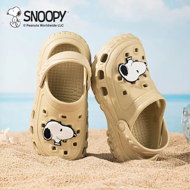 Snoopy cartoon cute slippers creative Kawaii boys and girls summer lightweight anti slip thick soled beach shoes gift wholesale
Snoopy cartoon cute slippers creative Kawaii boys and girls summer lightweight anti slip thick soled beach shoes gift wholesale