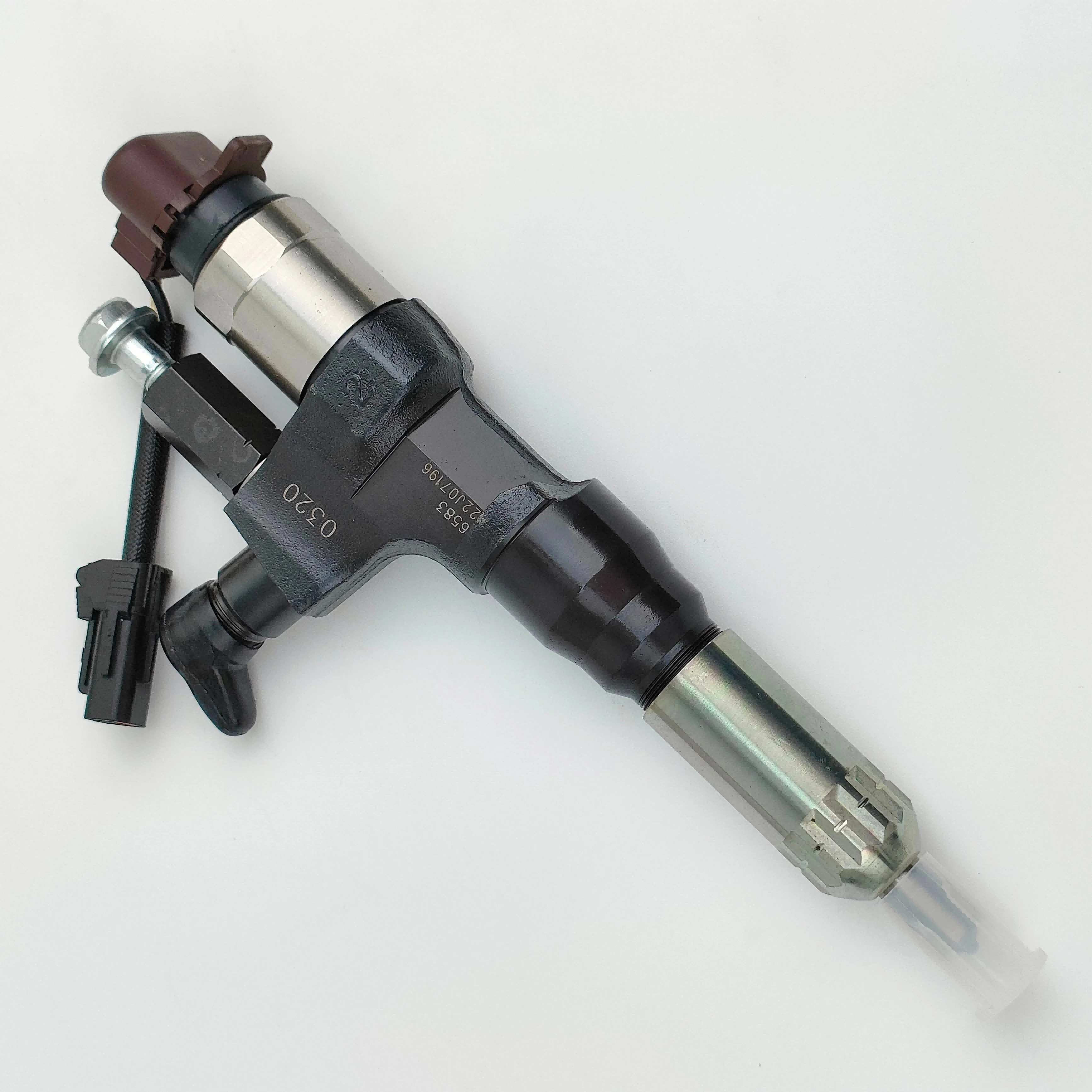 Форсунка Common Rail 095000 -6583 23670-E0320 Форсунка для дизельного топлива двигателя Hino Форсунка форсунки 095000 -6583 23670-E0320
Форсунка Common Rail 095000 -6583 23670-E0320 Форсунка для дизельного топлива двигателя Hino Форсунка форсунки 095000 -6583 23670-E0320