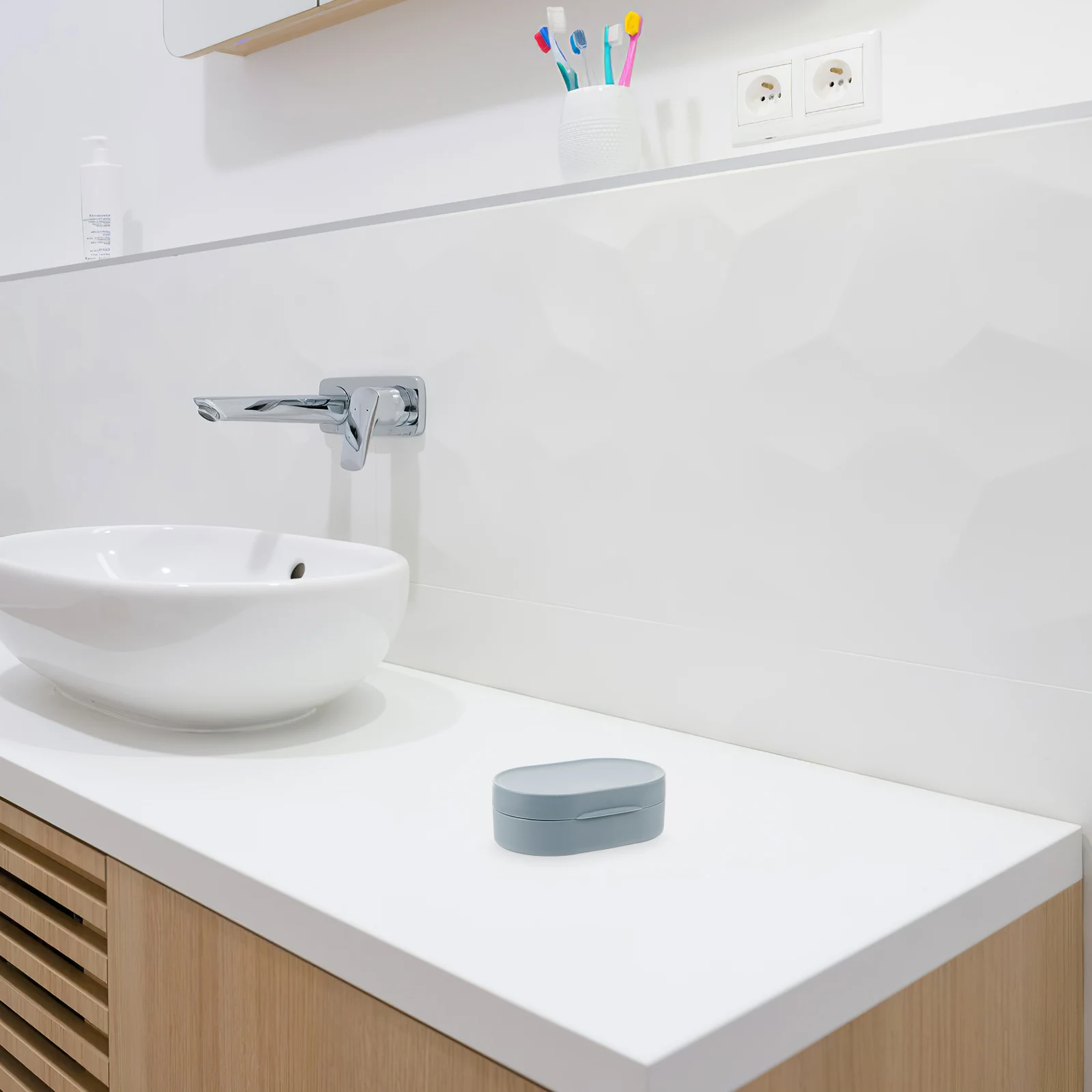 Portable Waterproof Soap Box Lightweight Oval Dish for Travel Easy Clean Holder Bath Kitchen Storage Container
Portable Waterproof Soap Box Lightweight Oval Dish for Travel Easy Clean Holder Bath Kitchen Storage Container