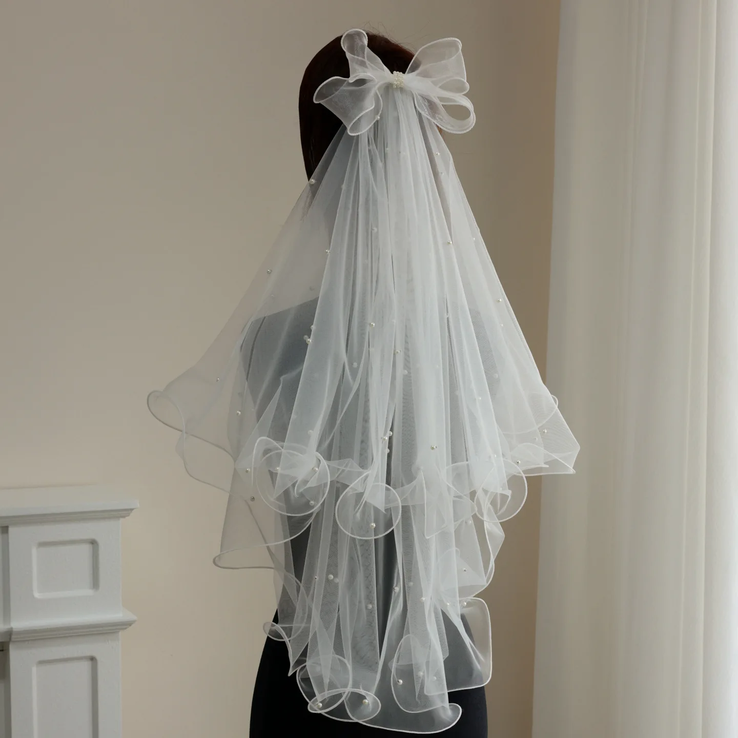 SLBRIDAL Two-Layers White Bowknot Pearls Bridal Veils With Comb Wedding Veils Wedding Dress Bride Mariage Women Wear Accessories
SLBRIDAL Two-Layers White Bowknot Pearls Bridal Veils With Comb Wedding Veils Wedding Dress Bride Mariage Women Wear Accessories