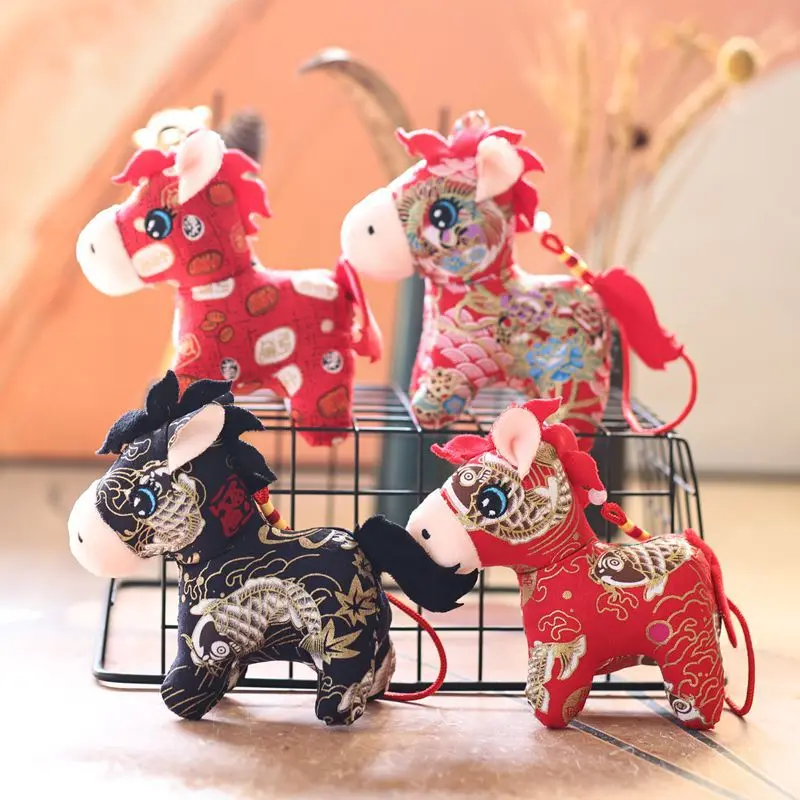 2026 год лошади талисман китайская кукла кулон плюшевая игрушка пони зодиакальная лошадь цветок ткань лошадь тряпичная кукла подарок
2026 год лошади талисман китайская кукла кулон плюшевая игрушка пони зодиакальная лошадь цветок ткань лошадь тряпичная кукла подарок