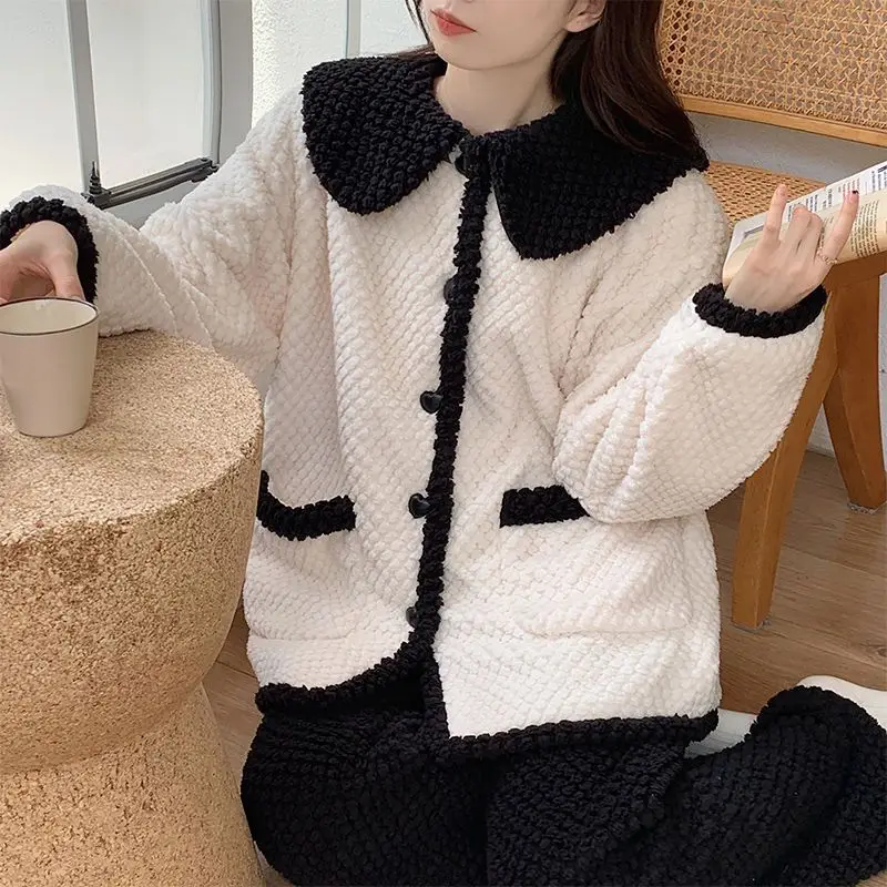 Зимняя новая модель, женские пижамы, коралловый флис, костюм с цветными блоками, удобная одежда для сна, утепленная фланелевая домашняя одежда на флисовой подкладке
Зимняя новая модель, женские пижамы, коралловый флис, костюм с цветными блоками, удобная одежда для сна, утепленная фланелевая домашняя одежда на флисовой подкладке