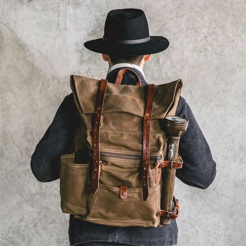 Retro oil wax waterproof rucksack cowhide backpack outdoor hiking bag men's large-capacity school bag
Retro oil wax waterproof rucksack cowhide backpack outdoor hiking bag men's large-capacity school bag