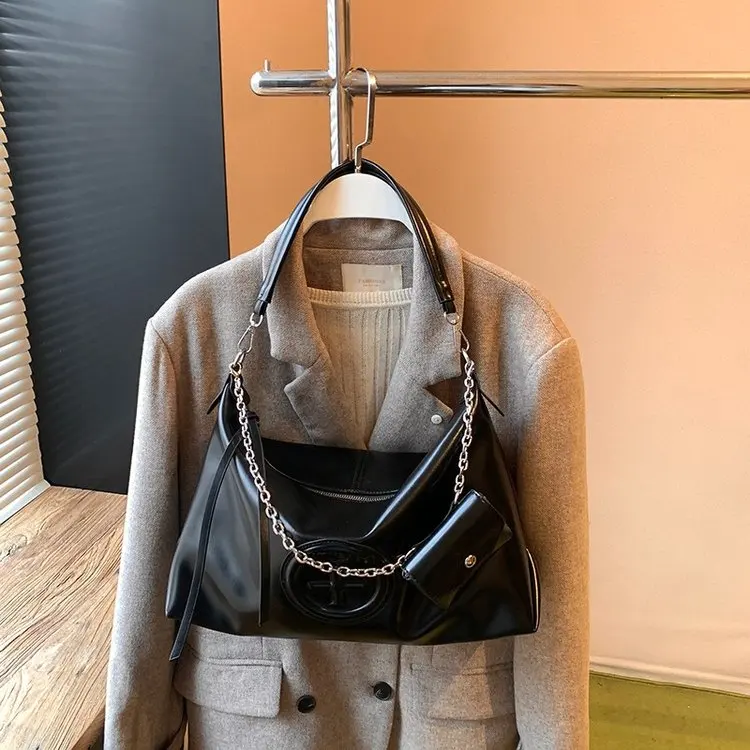 2026 New High-end Tote Bag Fashionable Large-capacity Bucket Bag Simple Commuter Shoulder Crossbody Portable Women's Bag
2026 New High-end Tote Bag Fashionable Large-capacity Bucket Bag Simple Commuter Shoulder Crossbody Portable Women's Bag