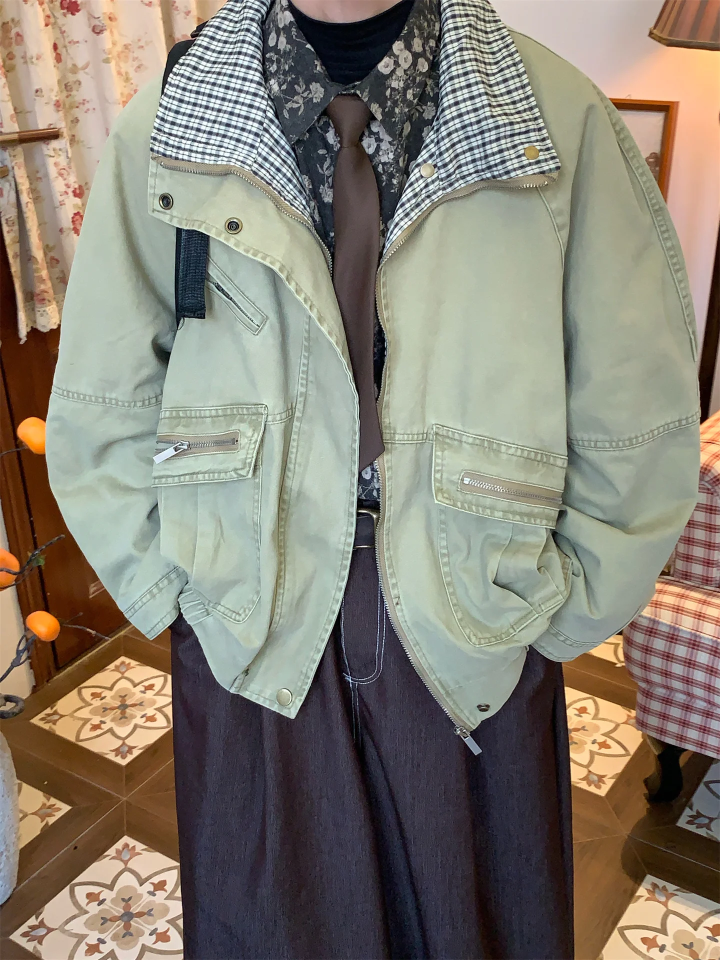 Спецодежда в стиле ретро, тюре с воротником-стойкой в клетку, осеннее новое пальто, теплая верхняя одежда для молодежи
Спецодежда в стиле ретро, тюре с воротником-стойкой в клетку, осеннее новое пальто, теплая верхняя одежда для молодежи